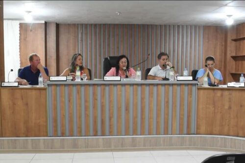 Legislativo debate esporte, aprova projetos e cobra melhorias