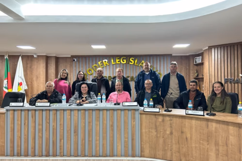 Câmara aprova incentivo à avicultura e derruba veto